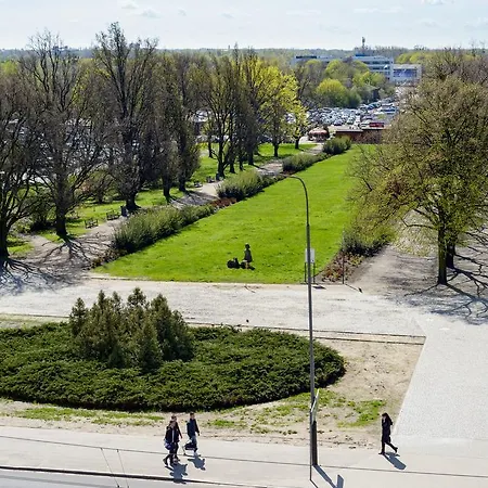 Lauren - Centrum Polwiejska